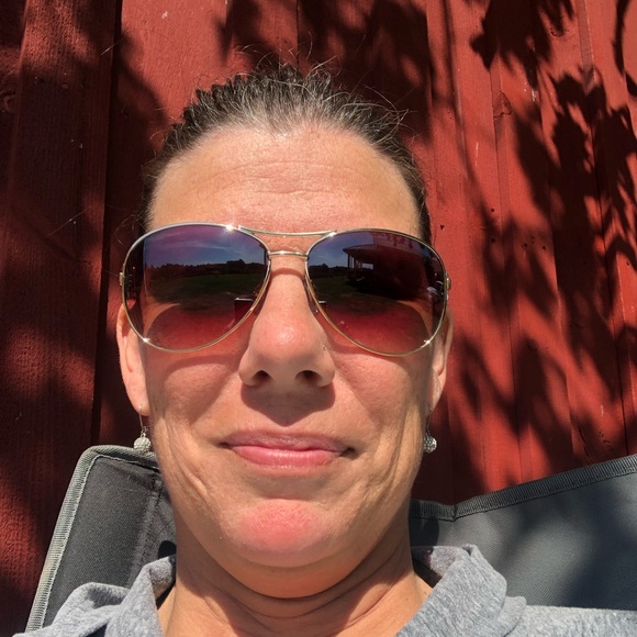 Meet your Posher, Brenda - Picture 1 of 1